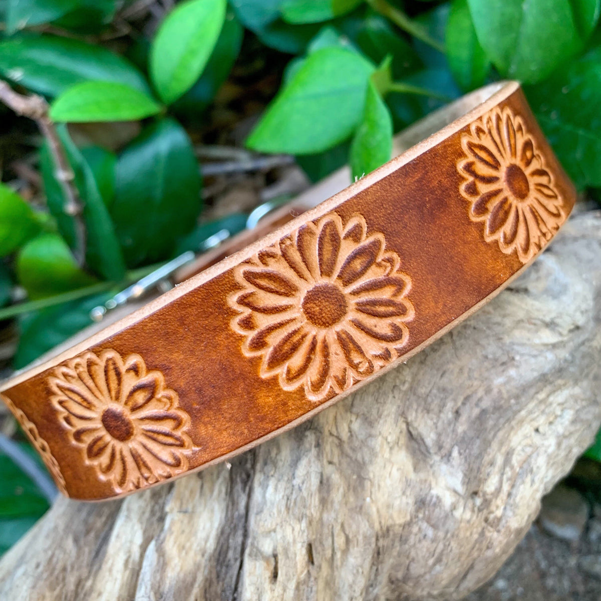 Floral leather dog collar: handmade collar with studs