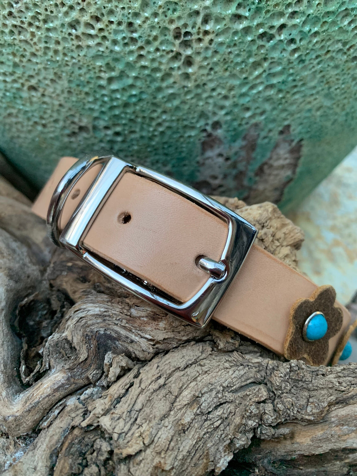 Pretty brown flower dog collar with turquoise stones.