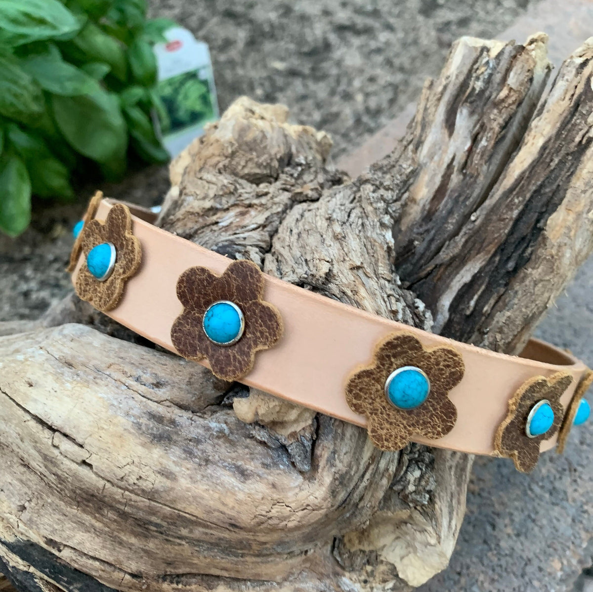 Pretty brown flower dog collar with turquoise stones.