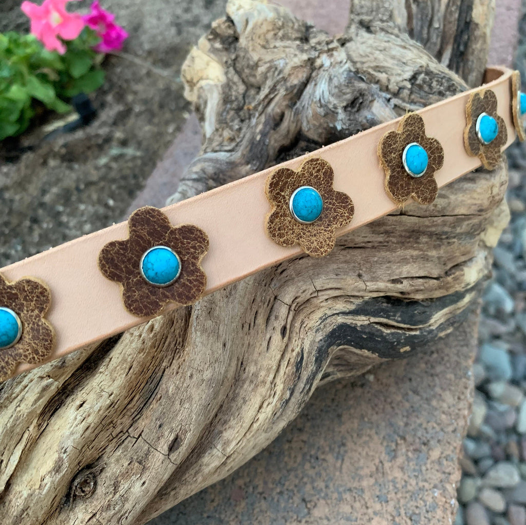 Pretty brown flower dog collar with turquoise stones.