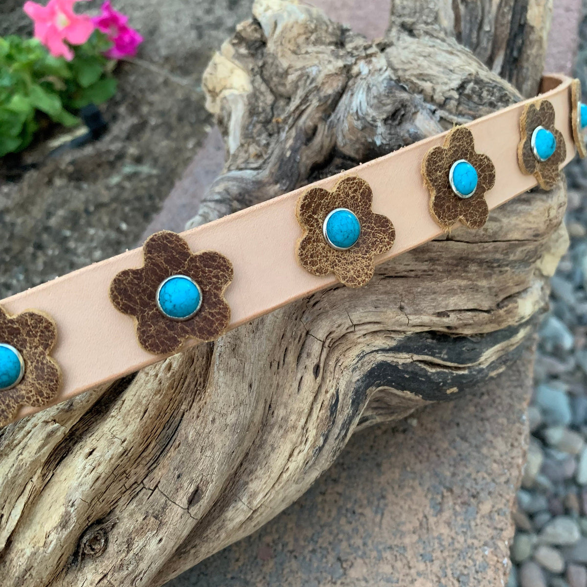 Pretty brown flower dog collar with turquoise stones.